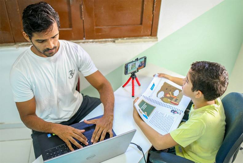 Governo atualiza regra de trabalho remoto para servidor que tem filho em idade escolar